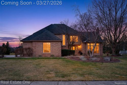 6621 Hill Top Dr, Troy, MI, 48098-6517 | Card Image