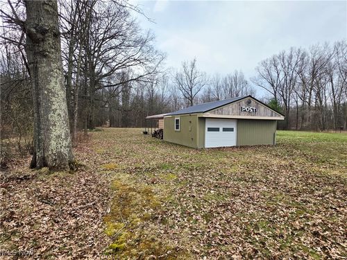 3081 Phalanx Mills Herner Rd, Southington, OH, 44470-9517 | Card Image