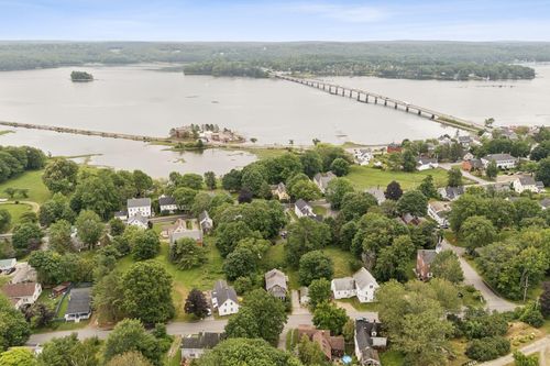 27 Hodge Street, Wiscasset, ME, 04578 | Card Image