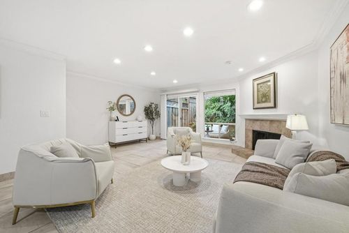 117 Mission Dr, East Palo Alto, CA, 94303-2757 | Card Image