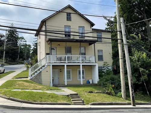 132 Croton Ave, Ossining, NY, 10562-4205 | Card Image