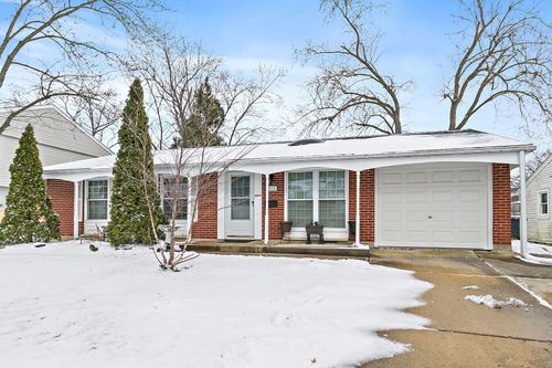 213 Villa Rd, Streamwood, IL, 60107-1743 | Card Image