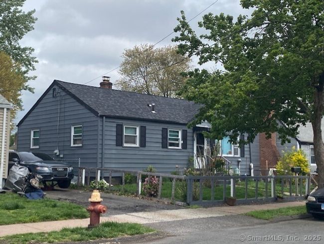 142 Yale St, House other with 3 bedrooms, 1 bathrooms and 2 parking in Hartford CT | Image 5