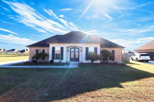 591 Waverly Rd, Thibodaux, LA, 70301-6302 | Card Image