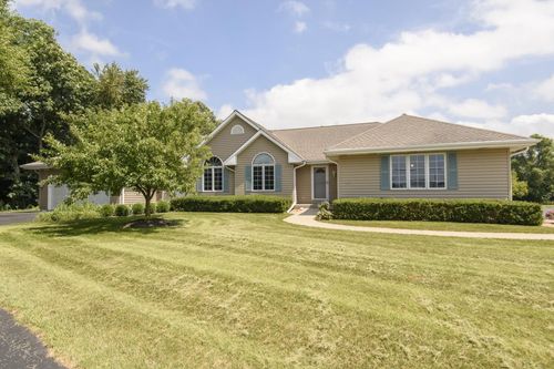 548 Kettle Moraine Drive, Eagle, WI, 53119 | Card Image