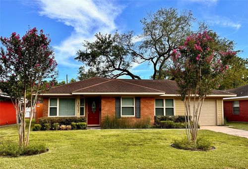 4037 Woodfox St, Houston, TX, 77025-5405 | Card Image
