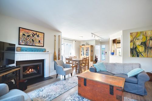 18-699 Dougall Rd, Gibsons, BC, V0N1V8 | Card Image
