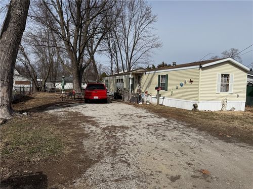 805 E Julia Street, Clinton, IL, 61727 | Card Image