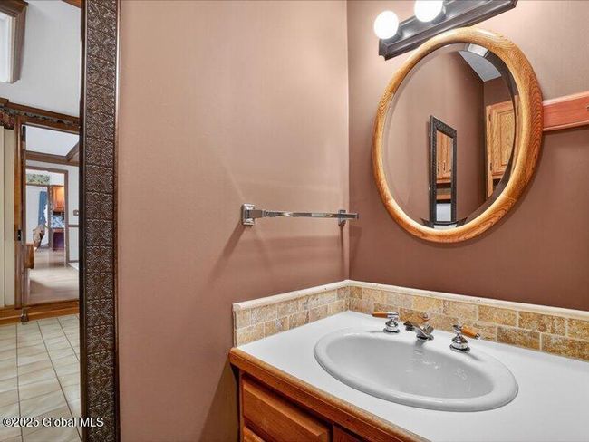 3077 New Williamsburg Dr, House other with 4 bedrooms, 4 bathrooms and 6 parking in Schenectady NY | Image 44