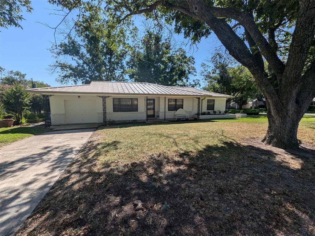 College Ave, Decatur, TX 76234