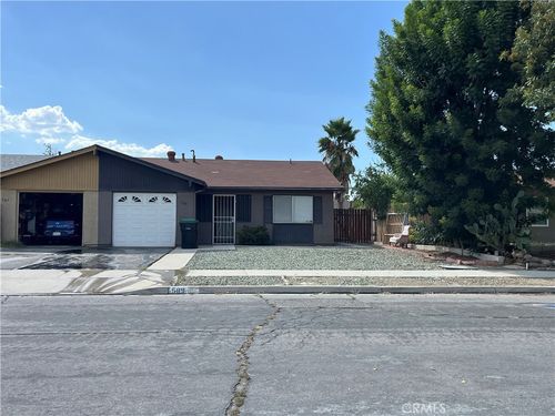 589 Solano Dr, Hemet, CA, 92545 | Card Image