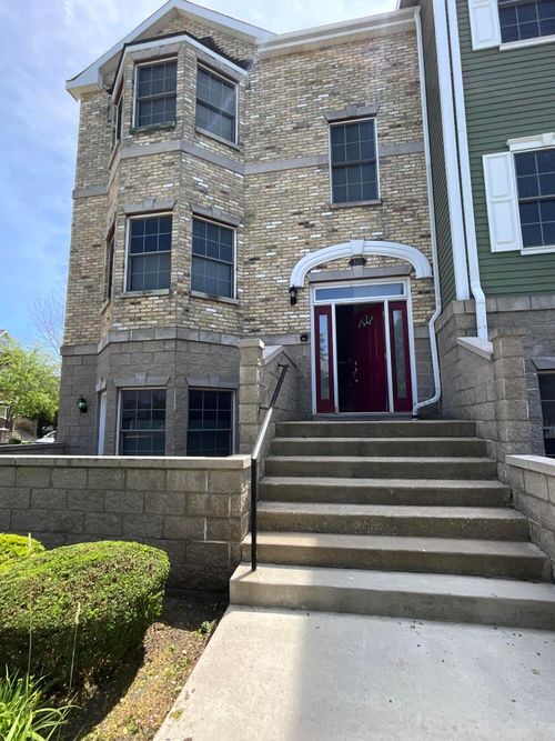 7918 Fredricksburg Ct, Bristol, WI, 53104-8719 | Card Image