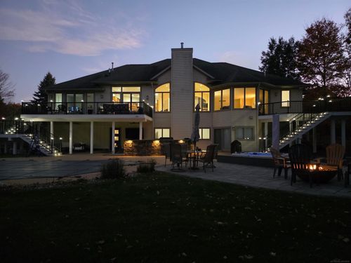 10292 Skyview Dr, Kalamazoo, MI, 49009-6975 | Card Image