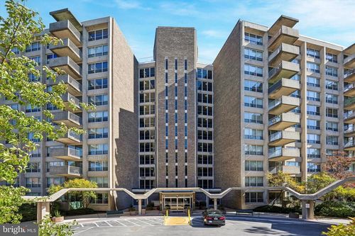 w404-1001 City Ave, WYNNEWOOD, PA, 19096-3902 | Card Image