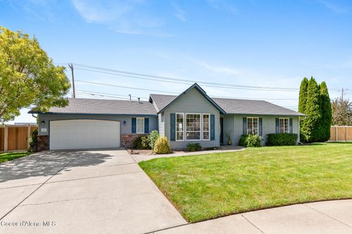 1555 W Benjamin Ave, Coeur D Alene, ID, 83815-9720 | Card Image