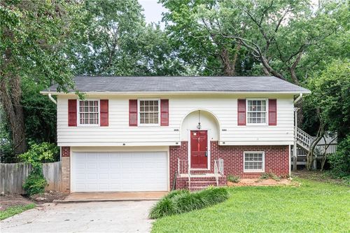 2831 Carolyn Dr Se, Smyrna, GA, 30080-2557 | Card Image