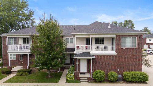 6986 Boulder Pointe Court, Washington Township, MI, 48094 | Card Image