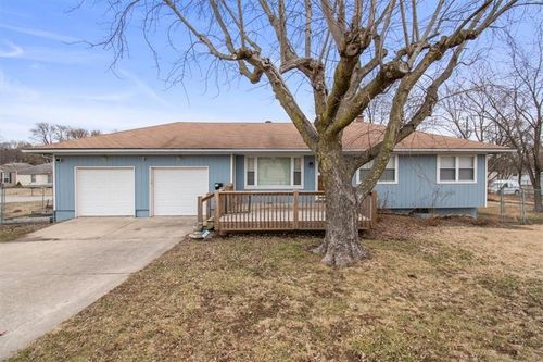 709 Scott Ave, Belton, MO, 64012-3092 | Card Image