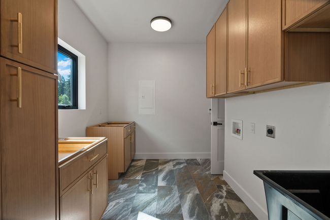 Laundry Room | Image 30