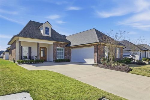 3751 Willow Lake Dr, Lake Charles, LA, 70605-3142 | Card Image