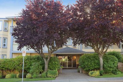 310 - 1459 Blackwood St, Condo with 2 bedrooms, 2 bathrooms and 1 parking in White Rock BC | Image 3