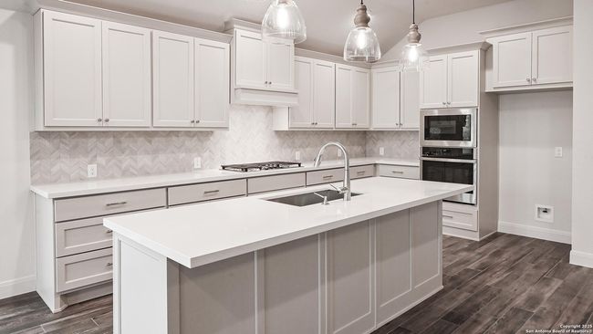 355 Alpine Lks, House other with 4 bedrooms, 3 bathrooms and null parking in New Braunfels TX | Image 4