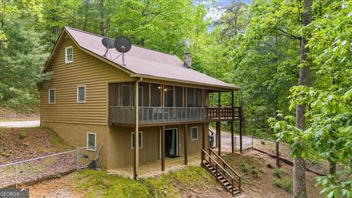 15 Mississippi Ln, Tiger, GA, 30576-1831 | Card Image