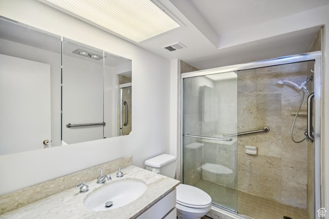 APT-9J - 777 E South Temple, Condo with 2 bedrooms, 2 bathrooms and 3 parking in Salt Lake City UT | Image 11