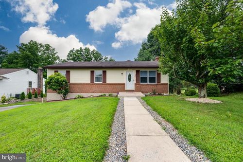 519 Crest Cir, MOHNTON, PA, 19540-1417 | Card Image