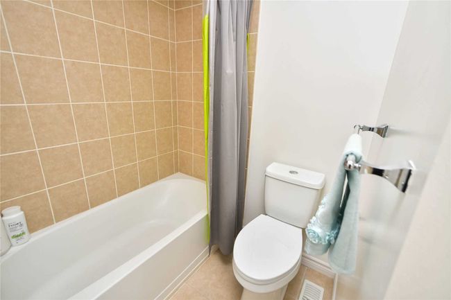 3231 Sharp Rd, House attached with 3 bedrooms, 4 bathrooms and 2 parking in Burlington ON | Image 30