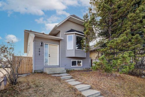 202 Falmere Way Ne, Calgary, AB, T3J2Y1 | Card Image