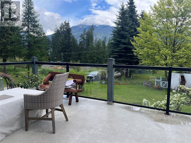 130 8 Th St, House other with 2 bedrooms, 3 bathrooms and null parking in Kaslo BC | Image 15