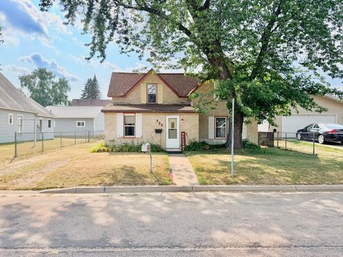 205 1st Ave Ne, Brainerd, MN, 56401-3121 | Card Image