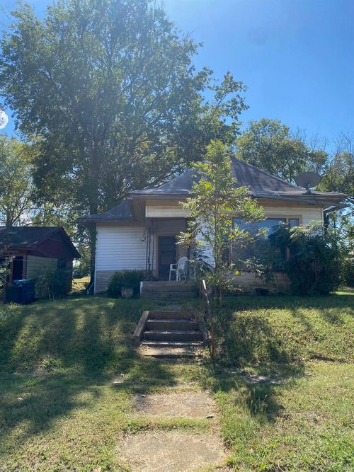 624 W Walker St, Denison, TX, 75020-2250 | Card Image