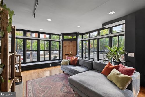 822 S 5th St, PHILADELPHIA, PA, 19147-3008 | Card Image