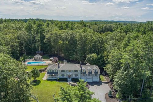 127 Hooksett Rd, Auburn, NH, 03032-3230 | Card Image