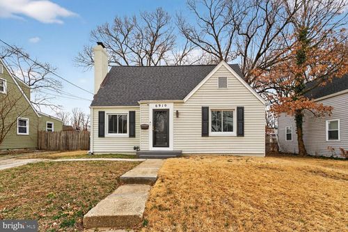 6910 Gateway Blvd, DISTRICT HEIGHTS, MD, 20747-2312 | Card Image