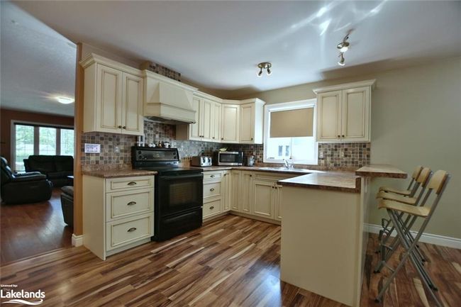 36 47 Th St S, House other with 5 bedrooms, 3 bathrooms and 6 parking in Wasaga Beach ON | Image 7