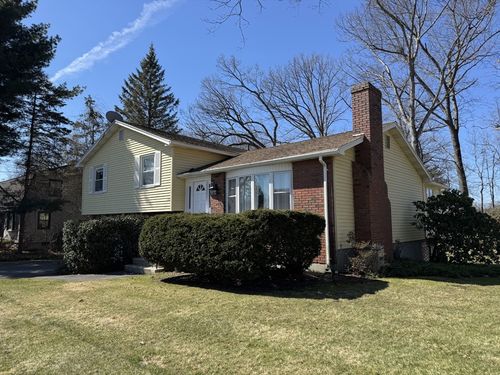 88 Basil Rd, Chicopee, MA, 01020-4937 | Card Image