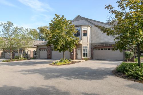 18235 W Wisconsin Ave, Brookfield, WI, 53045-5607 | Card Image