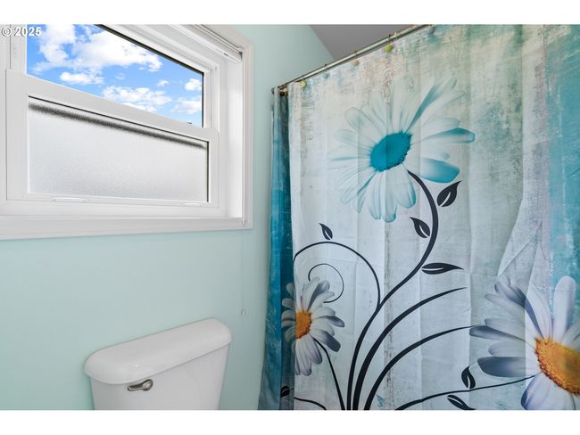 3010 Sw Phyllis Dr, House other with 4 bedrooms, 3 bathrooms and 3 parking in Gresham OR | Image 29