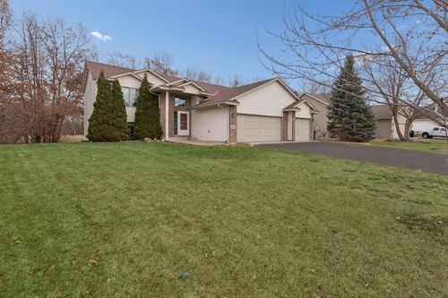 11876 N Meadow Curv, Lindstrom, MN, 55045-7339 | Card Image