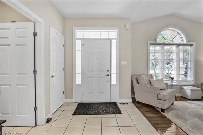 14 Mapleview Dr, House other with 2 bedrooms, 3 bathrooms and 6 parking in Hagersville ON | Image 8