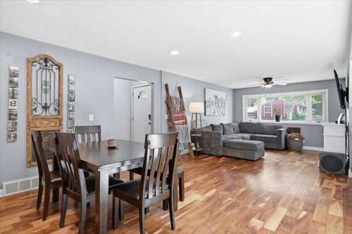 6575 Crosby Ave, Inver Grove Heights, MN, 55076-1707 | Card Image