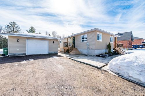 11 Irene St, Pembroke, ON, K8A7M2 | Card Image