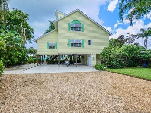 765 Sw Rustic Cir, Stuart, FL, 34997-6286 | Card Image