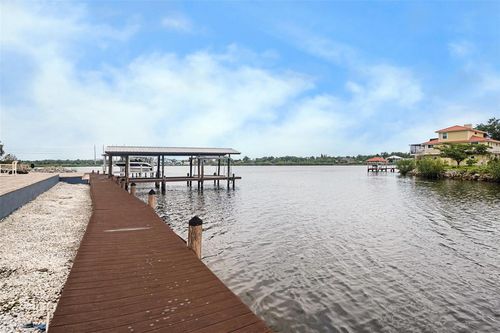 9910 Alavista Dr, GIBSONTON, FL, 33534-4400 | Card Image