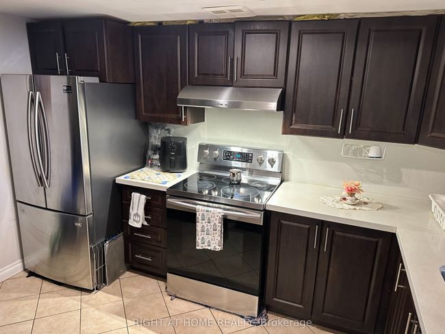1406 - 300 Webb Dr, Condo with 3 bedrooms, 2 bathrooms and 1 parking in Mississauga ON | Image 12