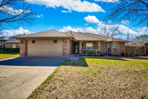 300 Morene Ave, Waxahachie, TX, 75165-4527 | Card Image