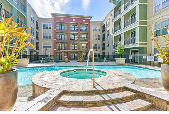 Pool area | Image 15